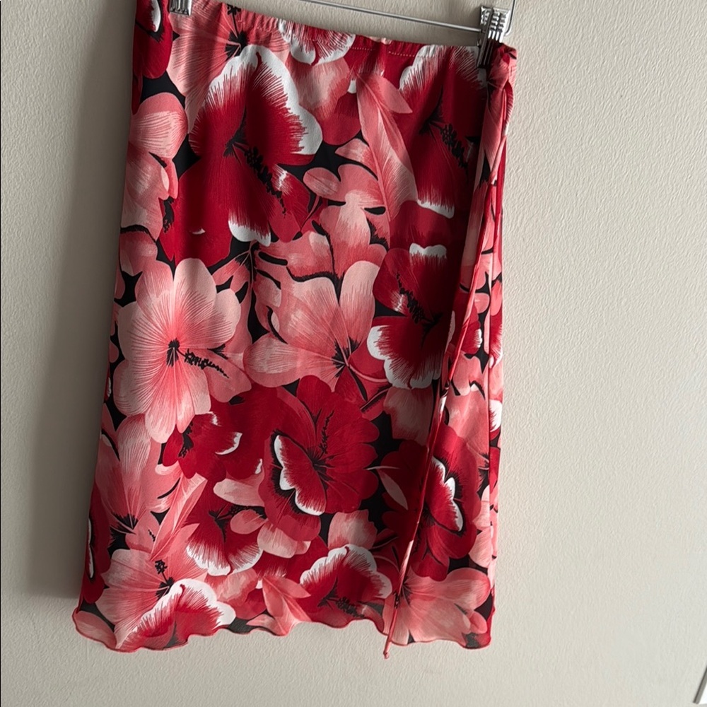 Preswick & Moore Y2K Floral Red and Pink Women's Skirt